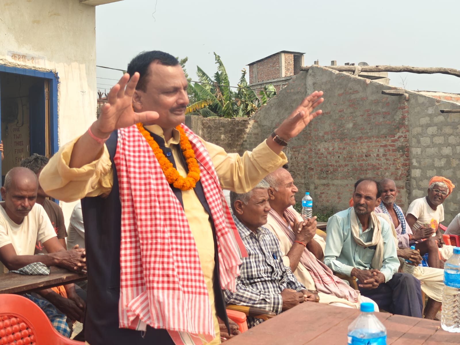 बेलवा र चोर्नीमा बैशाख भित्र समुदायीक भवनको काम सुरु हुने निश्चित: सांसद हजरा