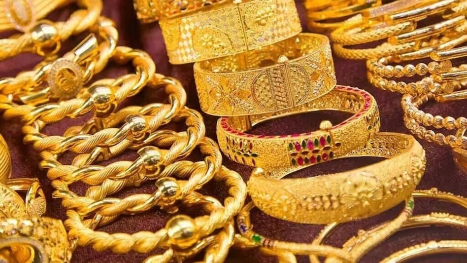 Gold prices rise, silver prices stable